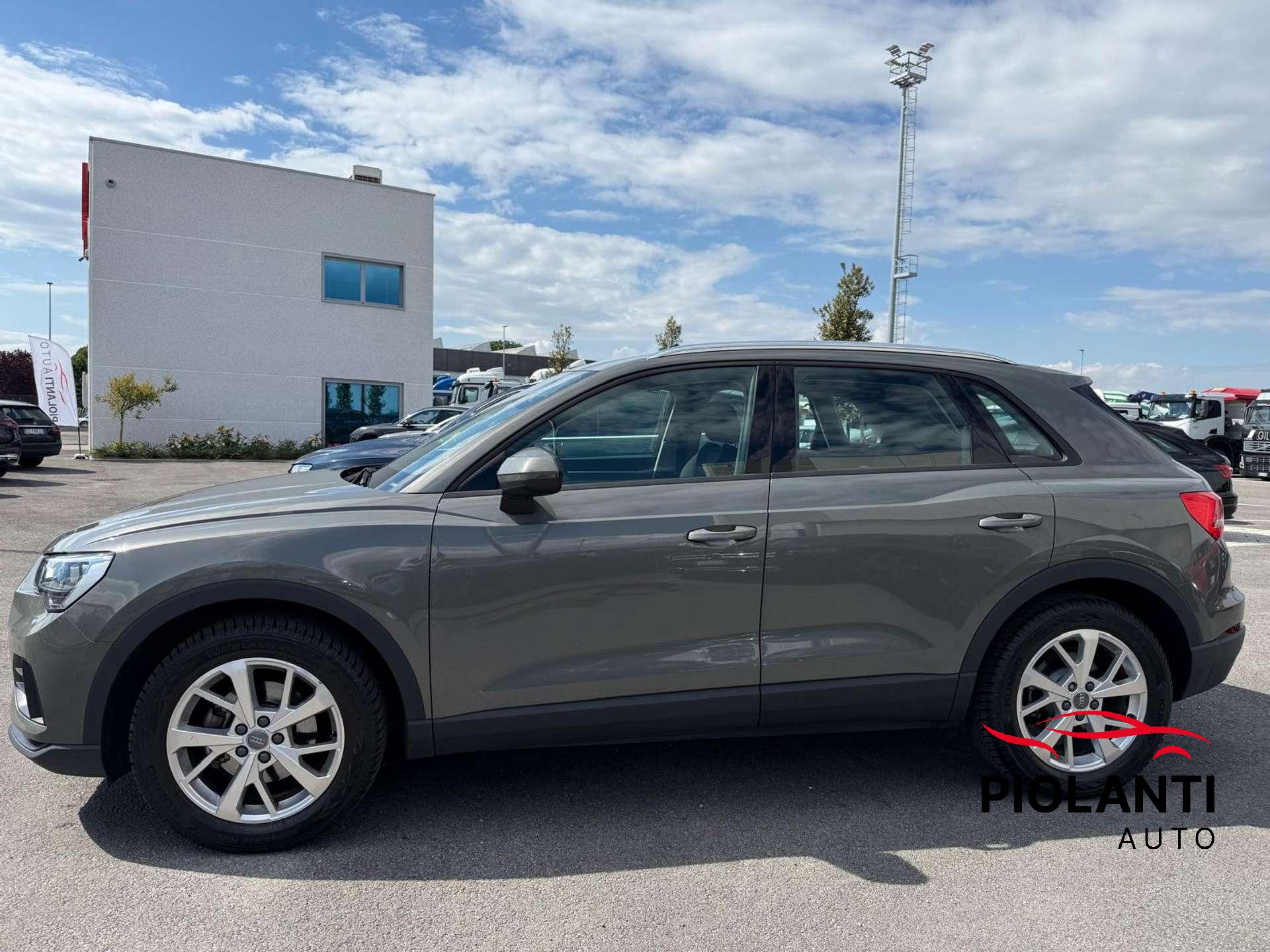 Audi Q3  Q3 35 2.0 tdi Business s-tronic