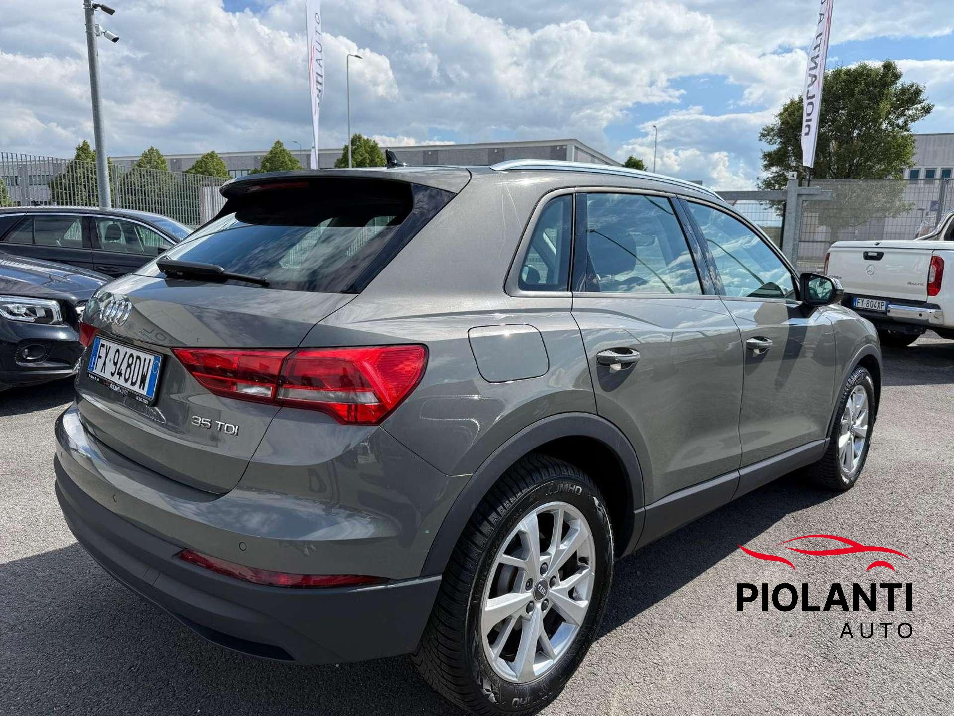 Audi Q3  Q3 35 2.0 tdi Business s-tronic