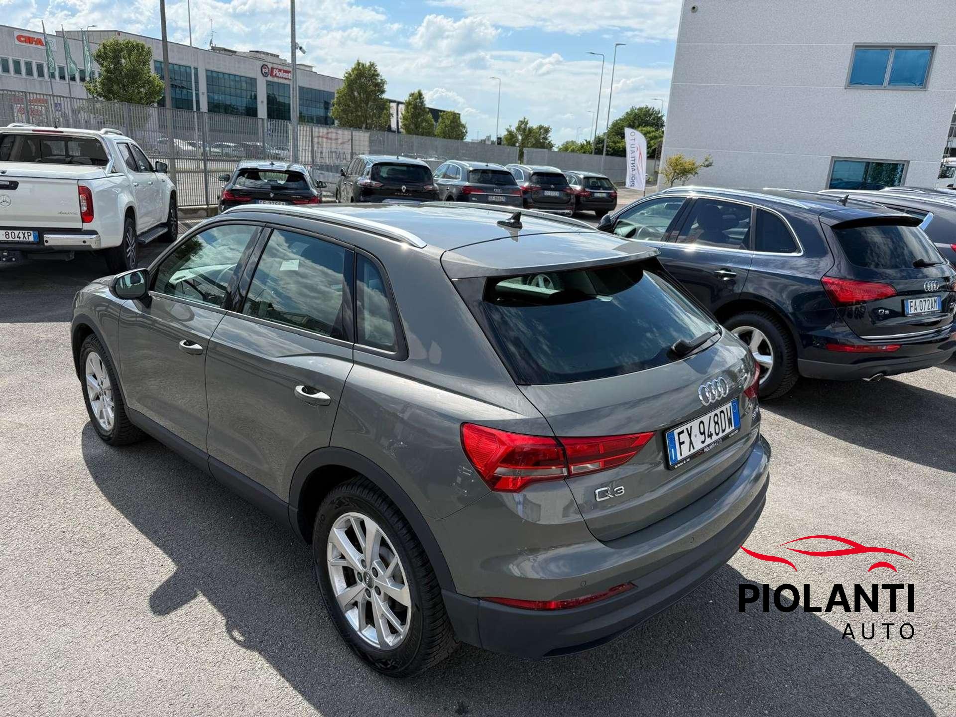 Audi Q3  Q3 35 2.0 tdi Business s-tronic