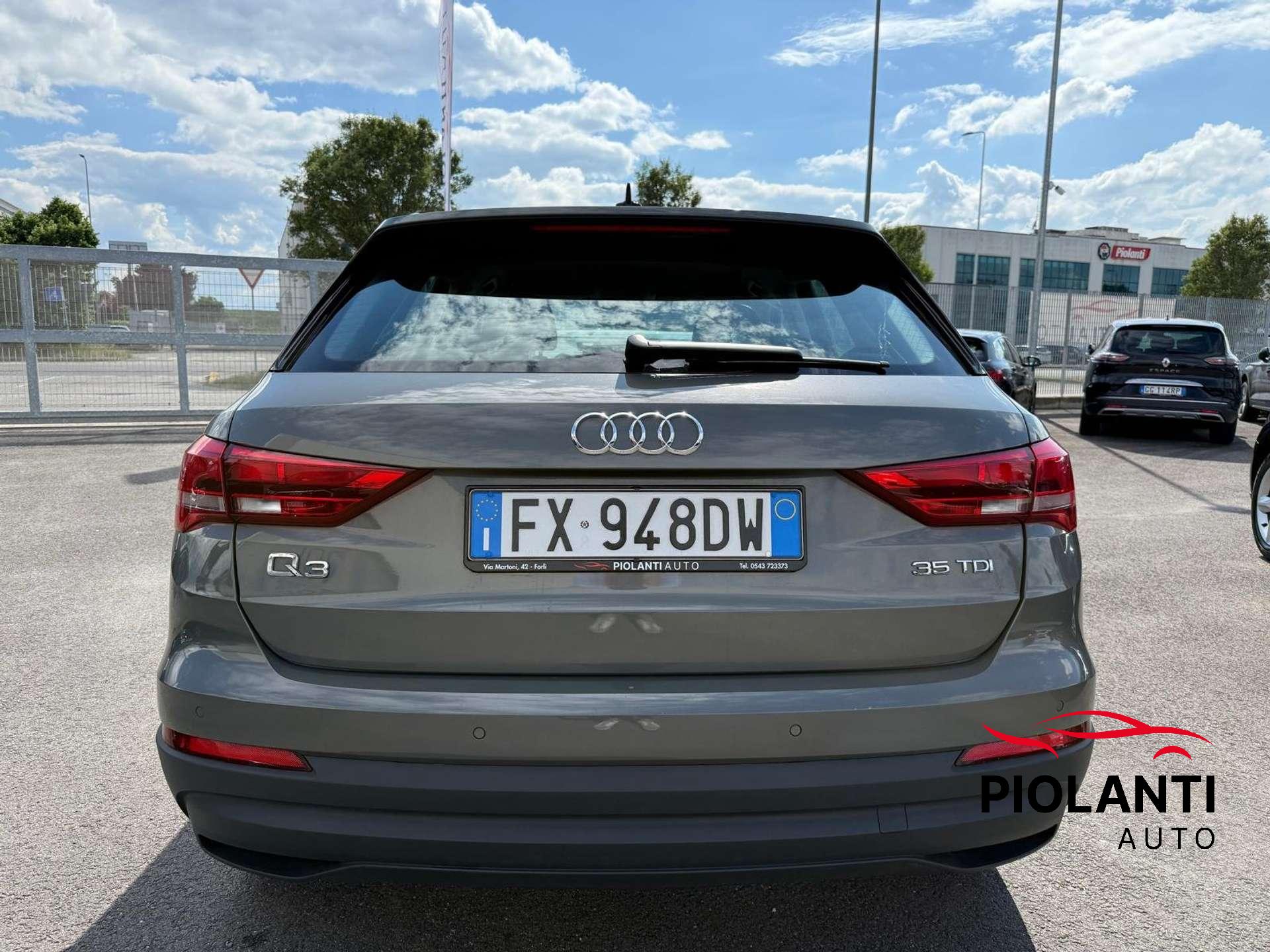 Audi Q3  Q3 35 2.0 tdi Business s-tronic