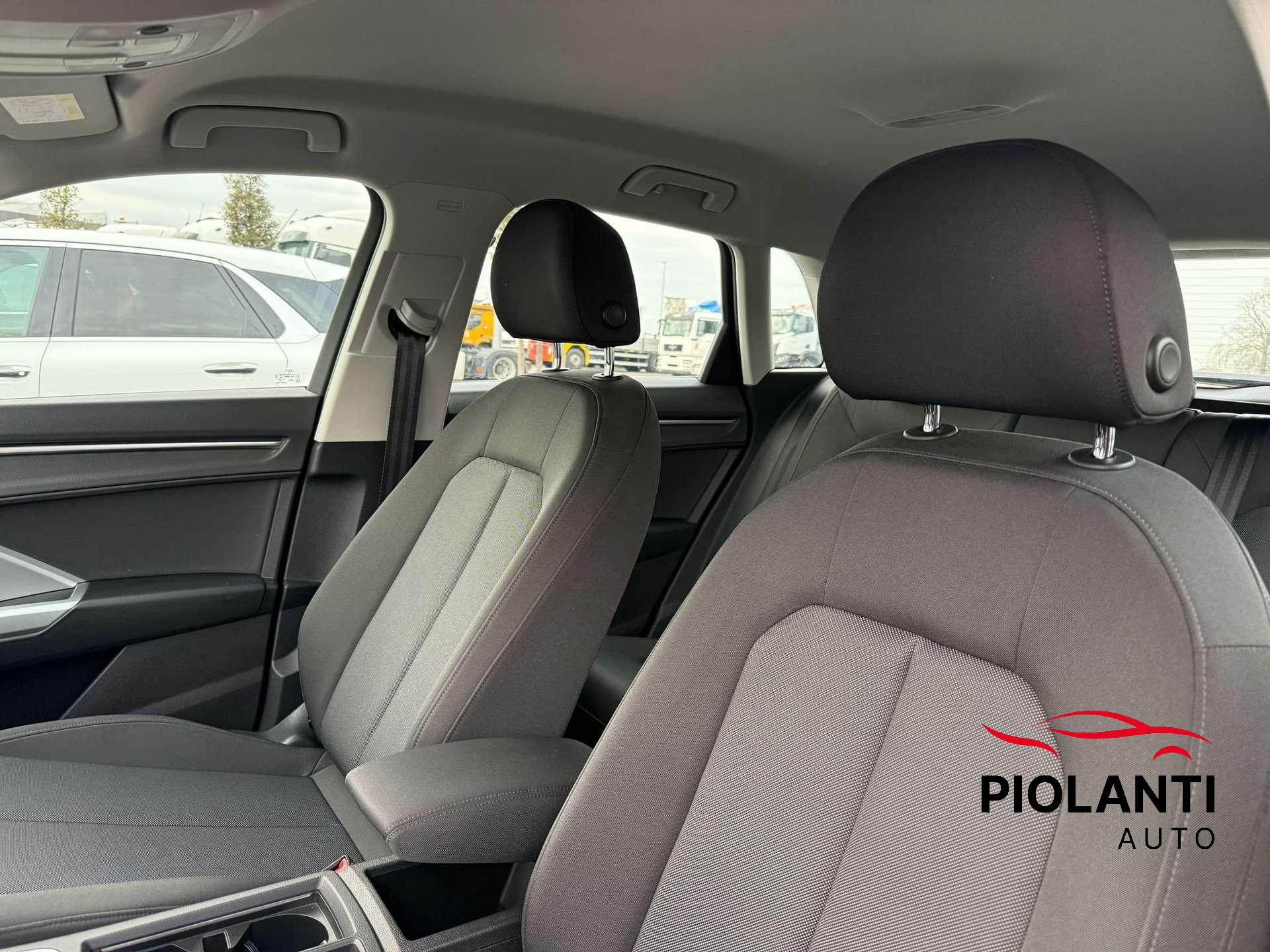 Audi Q3  Q3 35 2.0 tdi Business s-tronic