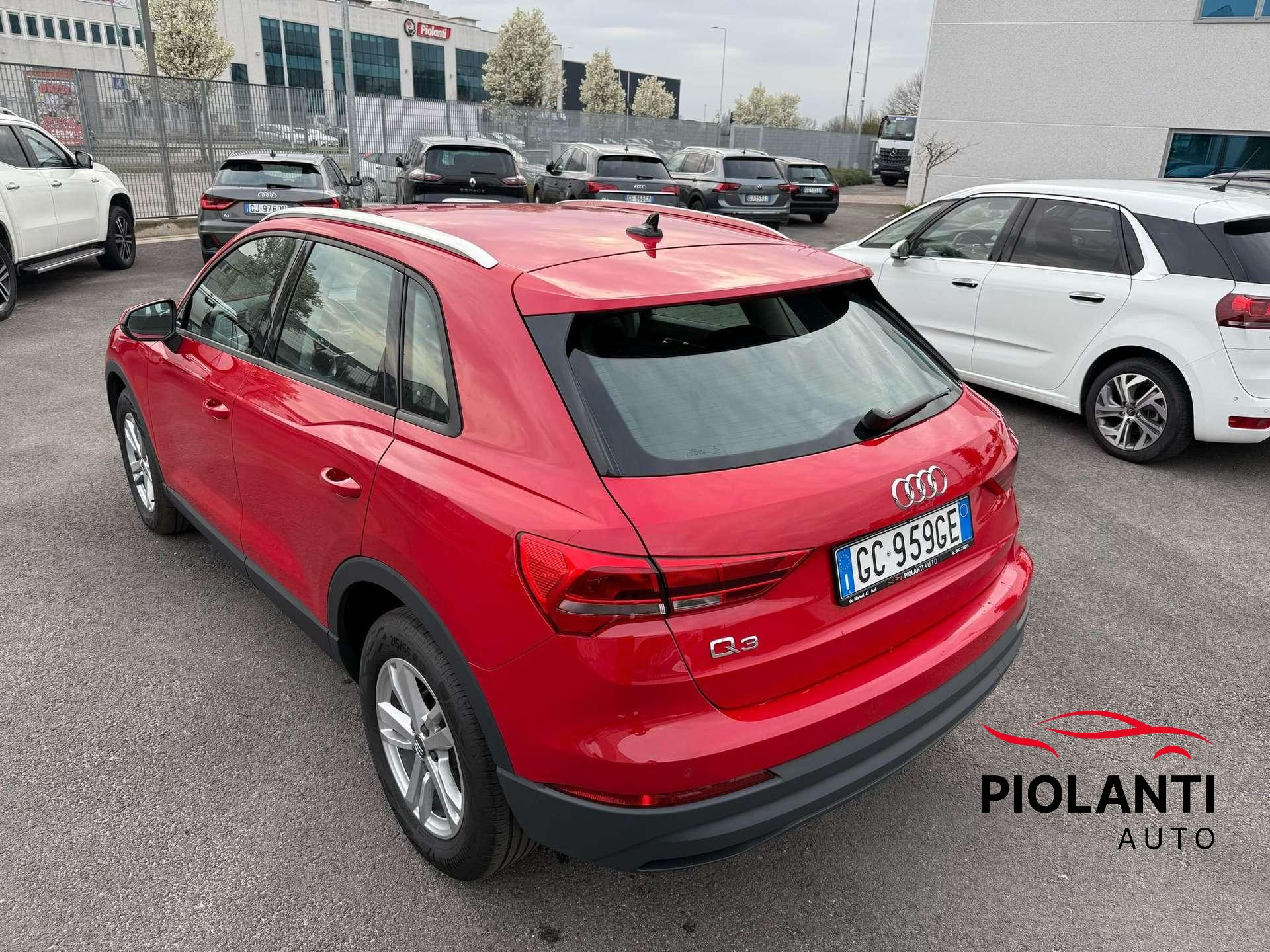 Audi Q3  Q3 35 2.0 tdi Business s-tronic
