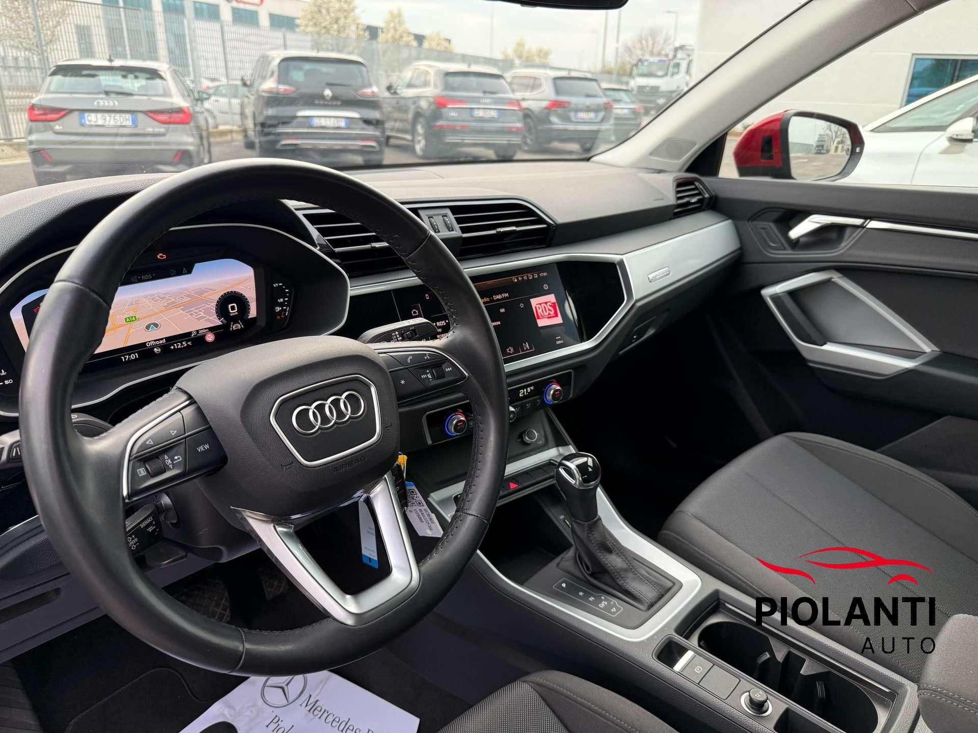 Audi Q3  Q3 35 2.0 tdi Business s-tronic