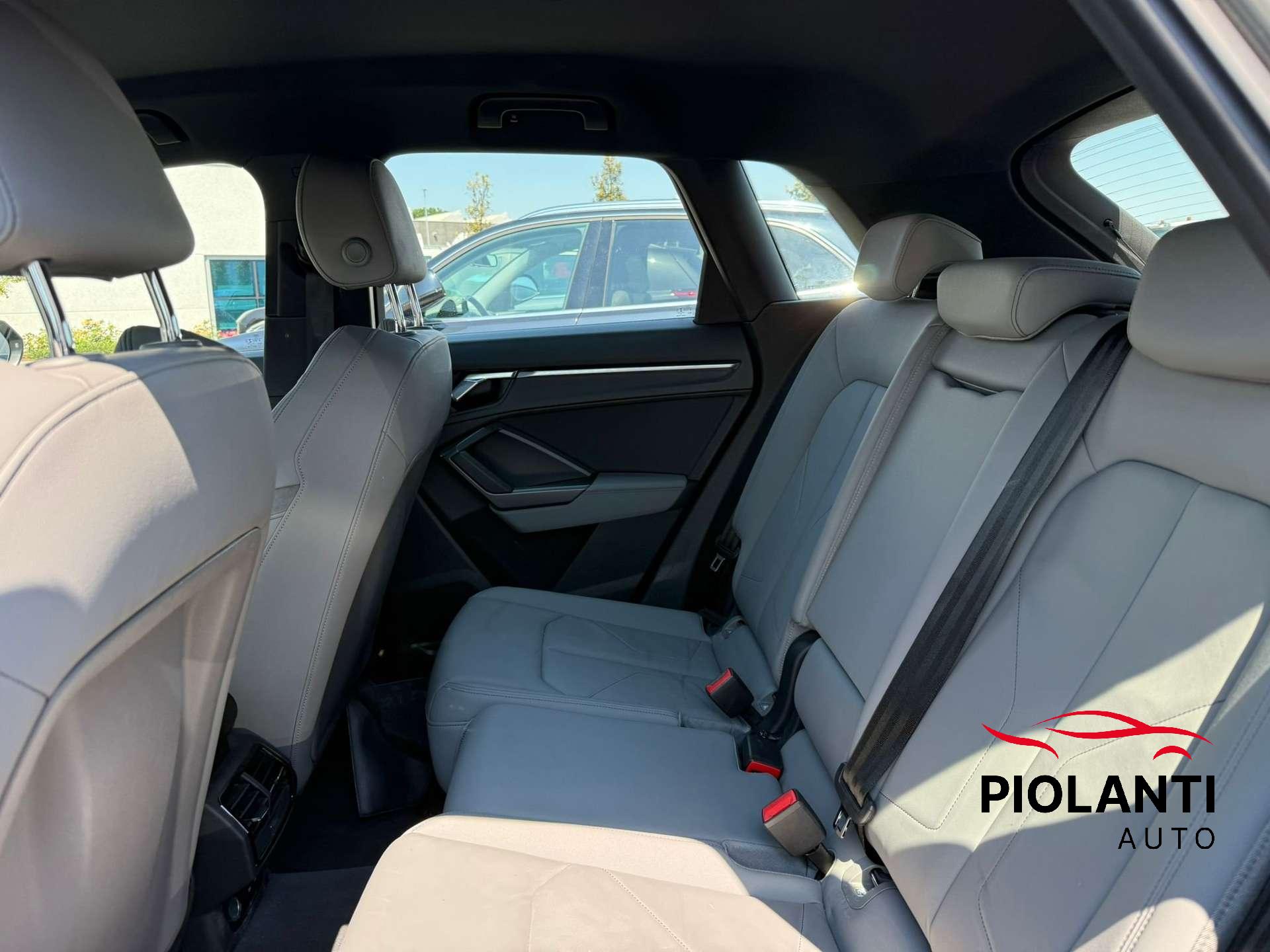 Audi Q3  Q3 40 2.0 TDI S LINE EDITION quattro 190cv